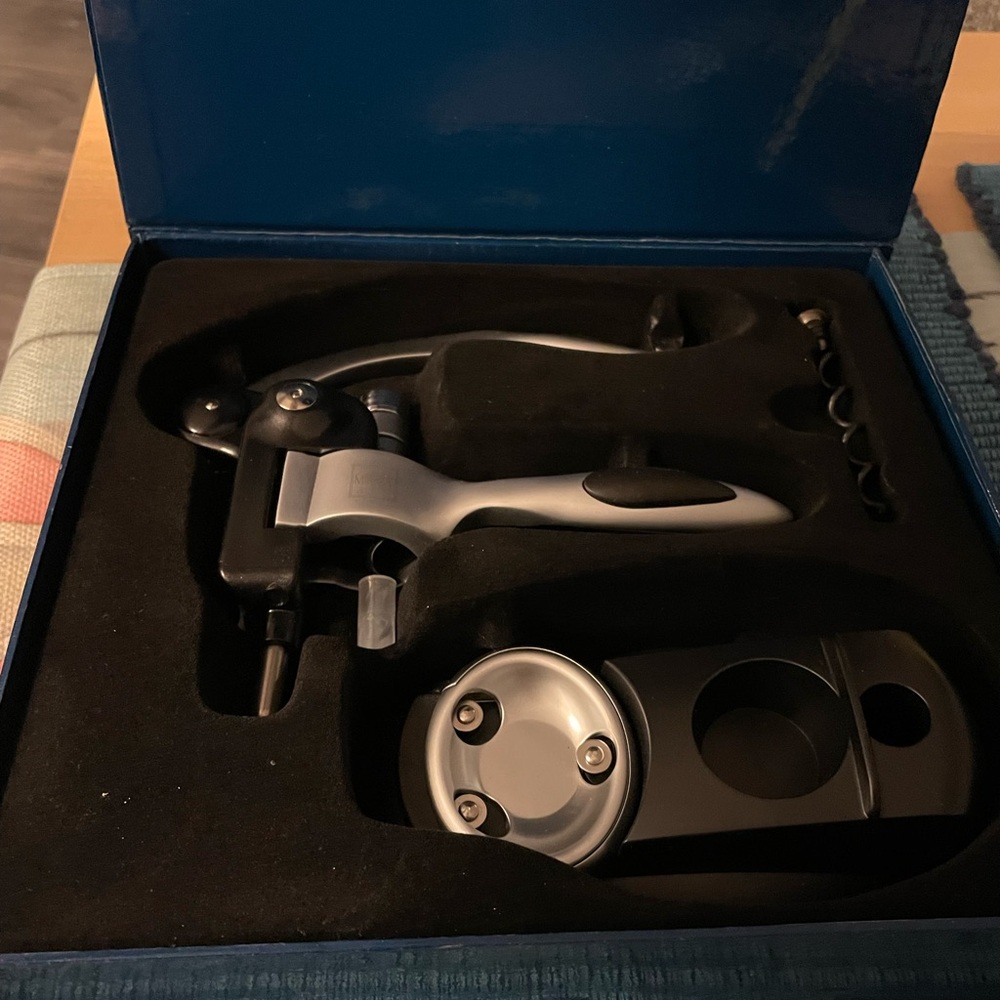 Mikasa elite never used corkscrew set.  Still in box.